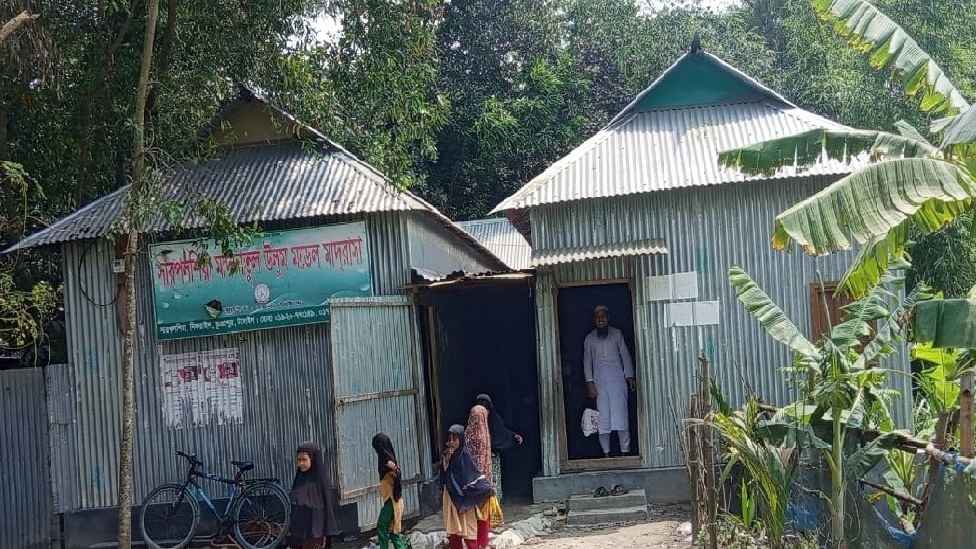 মাদরাসা তত্ত্বাবধায়কের বিরুদ্ধে অর্থ আত্মসাতের অভিযোগে মামলা