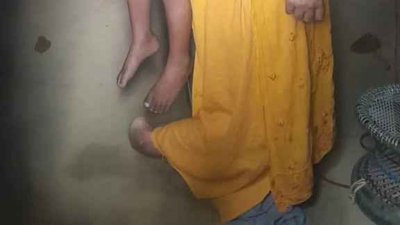 একই রশিতে মা-ছেলের ঝুলন্ত মরদেহ, পরিবারের দাবি হত্যা