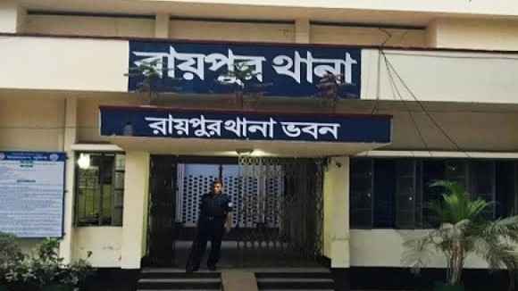 দুই মেয়েসহ অবসরপ্রাপ্ত নৌ কর্মকর্তাকে কুপিয়ে জখম