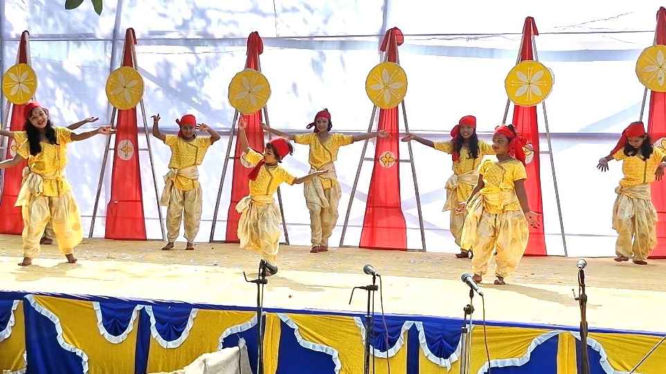 ঠাকুরগাঁওয়ে বর্ণাঢ্য আয়োজনে নববর্ষ উদযাপন