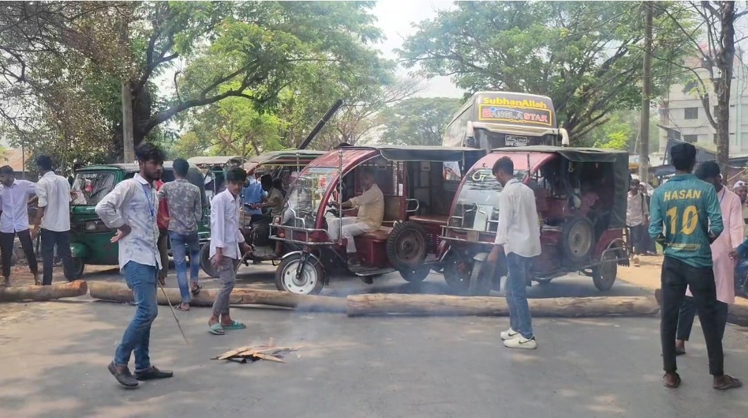 thumbnail_Pabna_obrodh_photo-(3)-16-04-2025