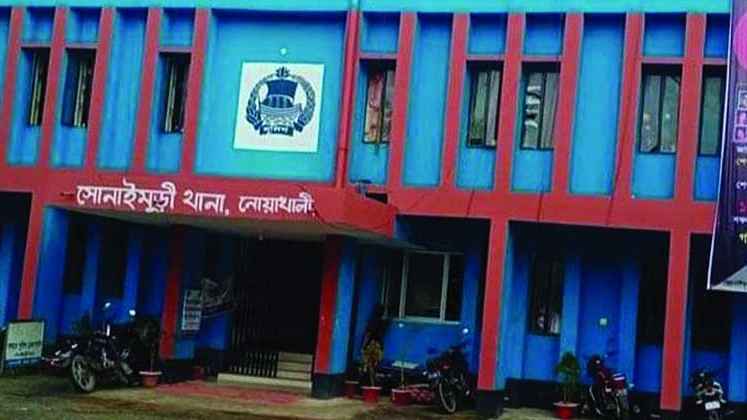 শিক্ষকদের উপস্থিতি শিক্ষার্থীদের হট্টগোল, ১২ শিক্ষককে অব্যাহতি