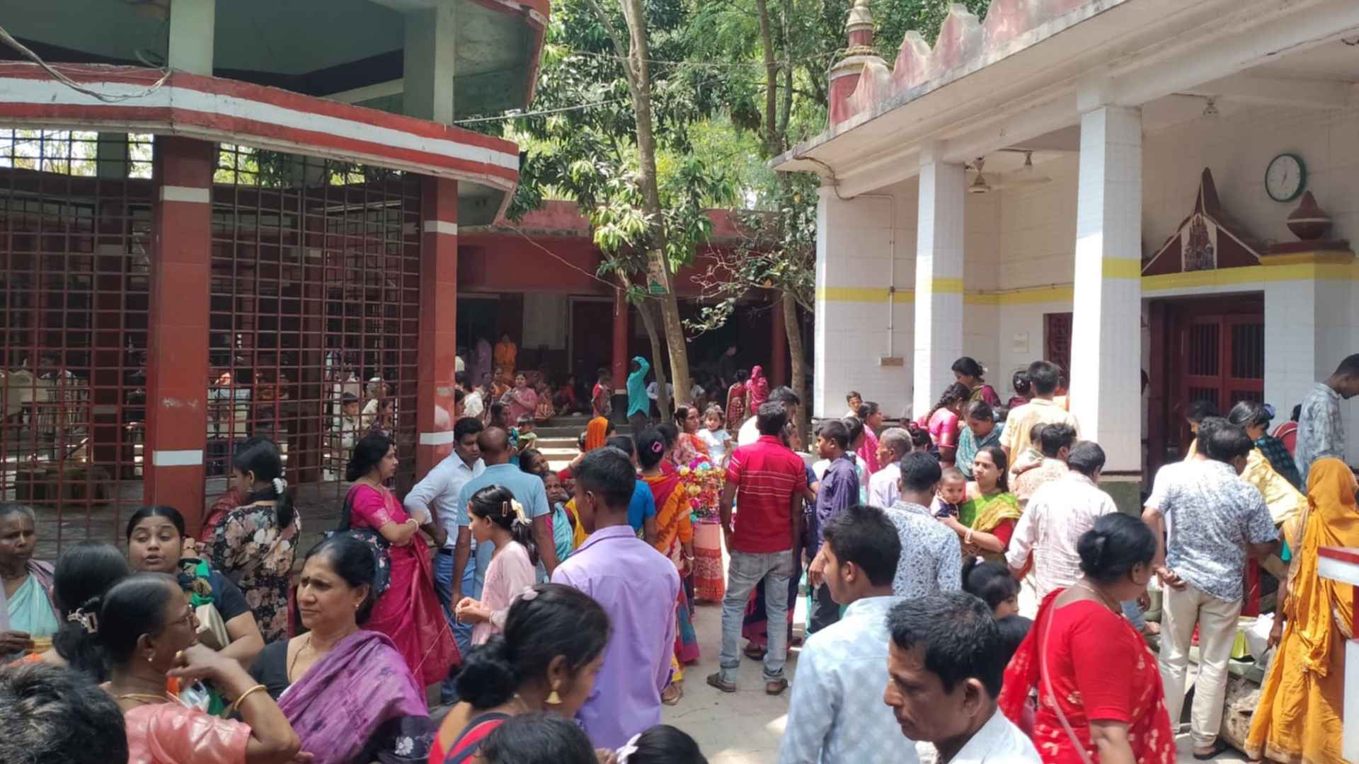 মনোবাসনা পূরণে মেলায় ভক্তদের ঢল, শতাধিক জোড়া পাঠা বলি