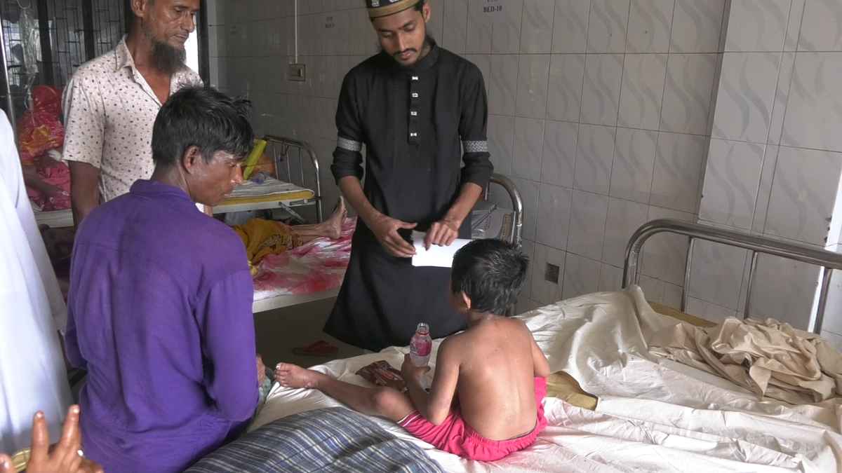 খুন্তি পুড়িয়ে মেয়েকে ছ্যাঁকা দিয়ে ঝলসে দিলেন সৎ মা