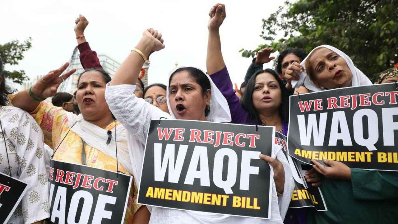 কাশ্মীরে হামলার পর মুসলিমদের বিক্ষোভ স্থগিত