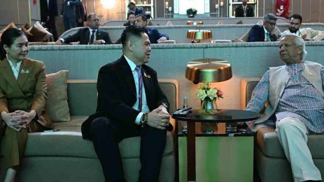 ড. ইউনূসের সঙ্গে থাইল্যান্ডের দুই মন্ত্রীর সাক্ষাৎ