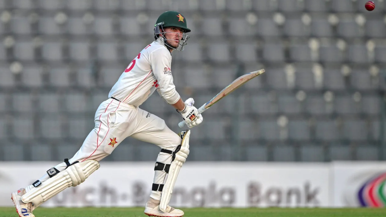 সিলেটে জিম্বাবুয়ের কাছে ঘূর্ণিঝড়ের কবলে বাংলাদেশ