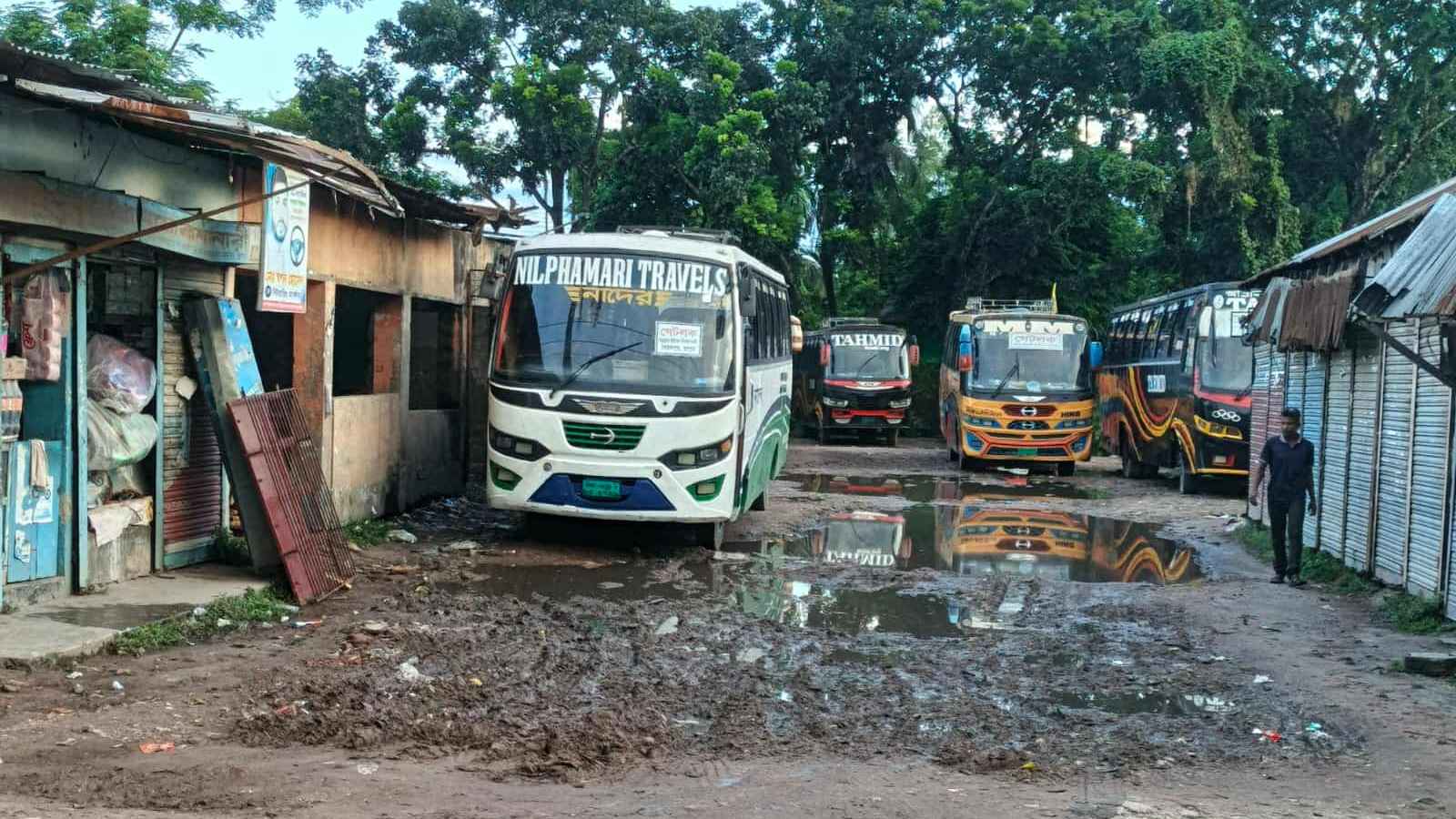 জমি বরাদ্দ থাকলেও তিন দশকেও হয়নি ডোমারে স্থায়ী বাস টার্মিনাল