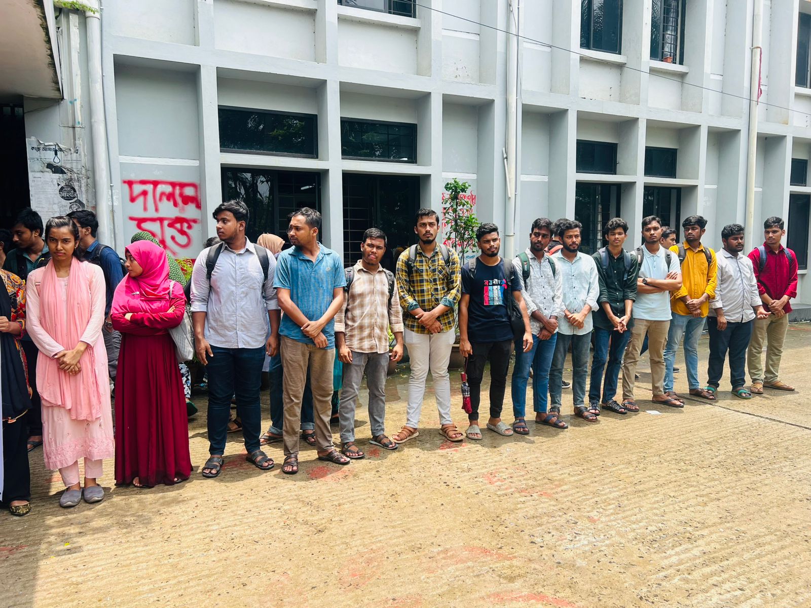 1000484493 1000484493