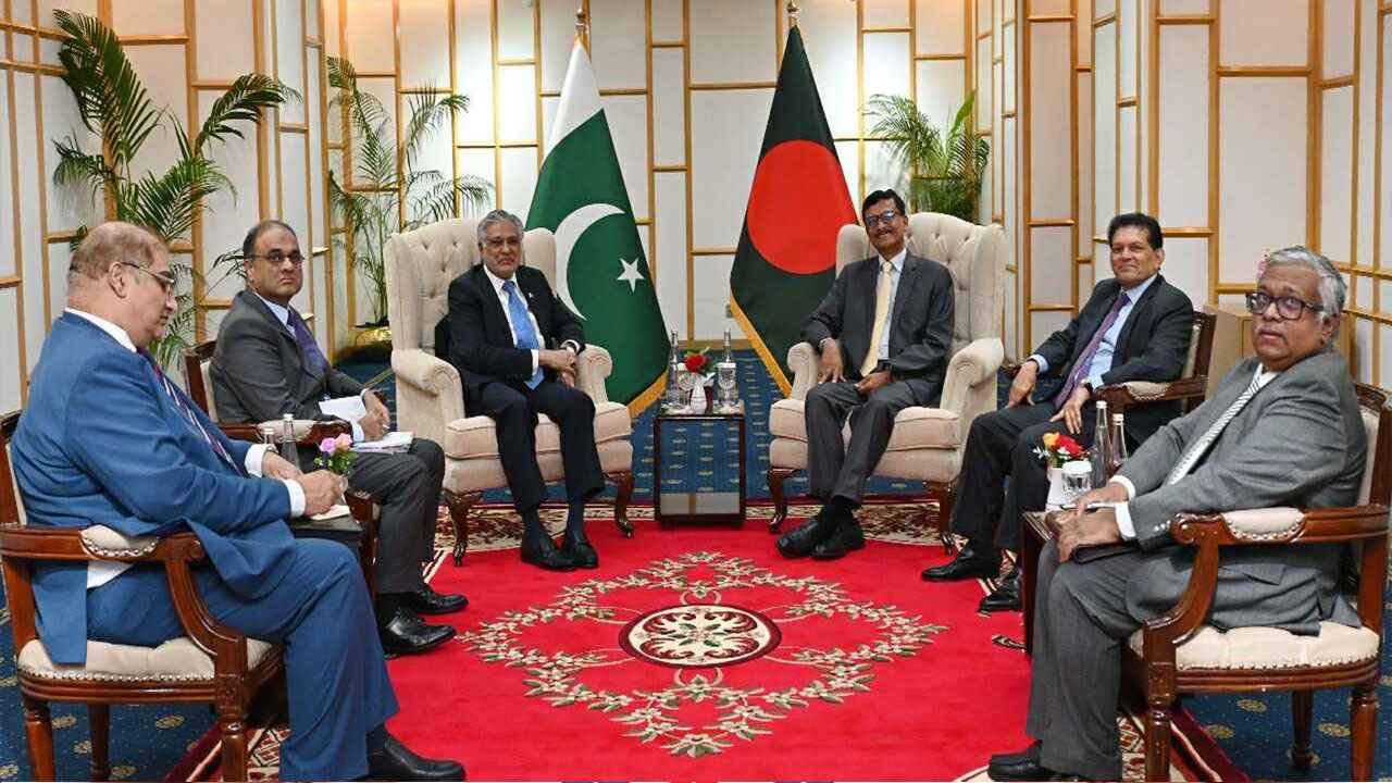 বাংলাদেশ-পাকিস্তানের মধ্যে ৫ চুক্তি ও সমঝোতা সই