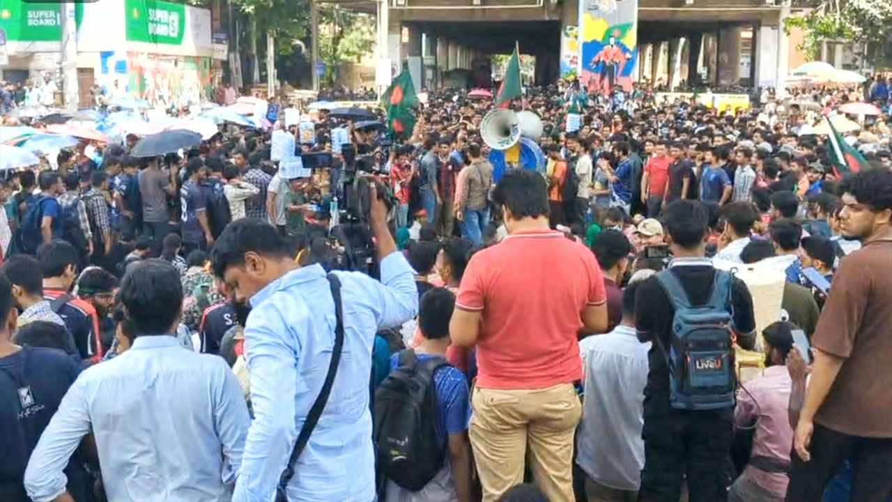 তিন দাবিতে অনড় প্রকৌশলের শিক্ষার্থীরা, উত্তাল শাহবাগ