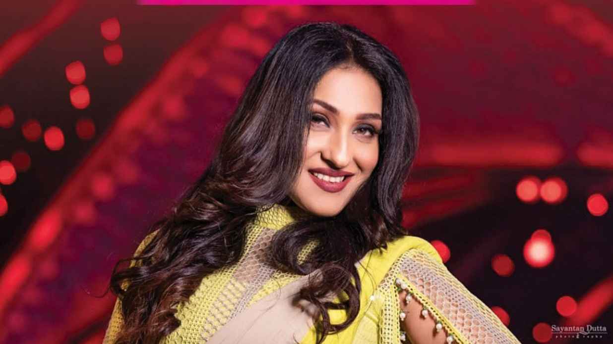 নতুন পরিচয়ে ঋতুপর্ণা, ফরাসি ভাষায় আসছে কবিতার বই