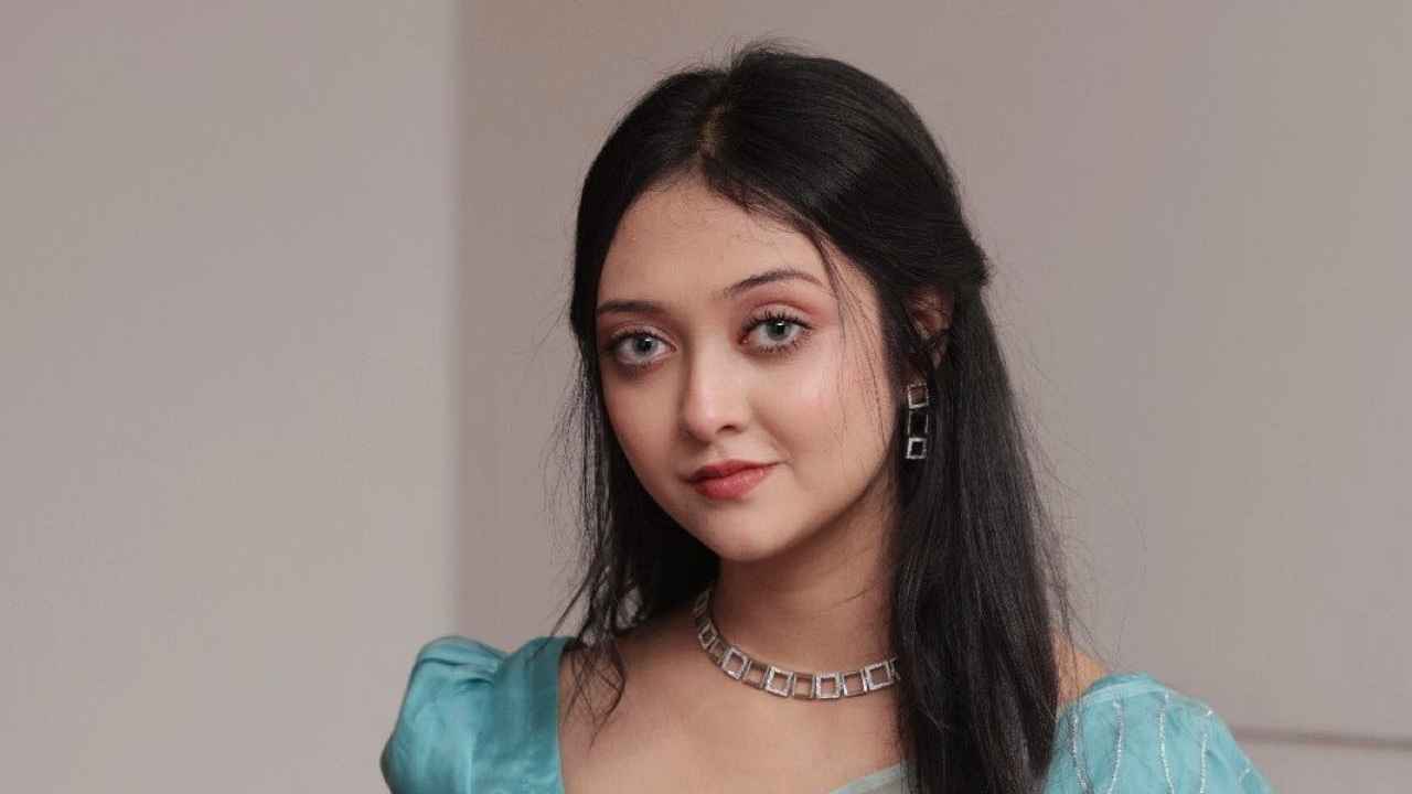 ‘একগুচ্ছ কদম’ নিয়ে নির্বাক পারশা, মুগ্ধ দর্শক