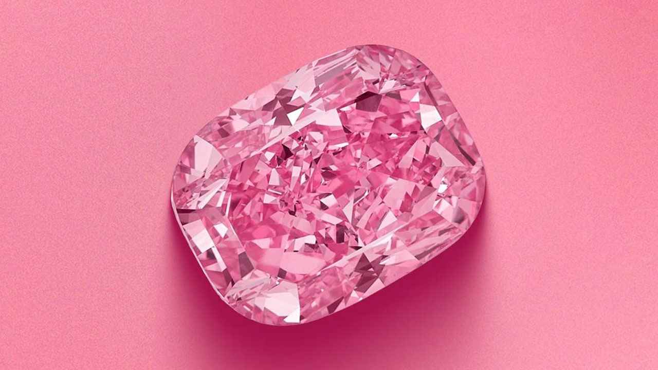 দুবাইয়ে ২৫ মিলিয়ন ডলারের গোলাপি হীরা উদ্ধার