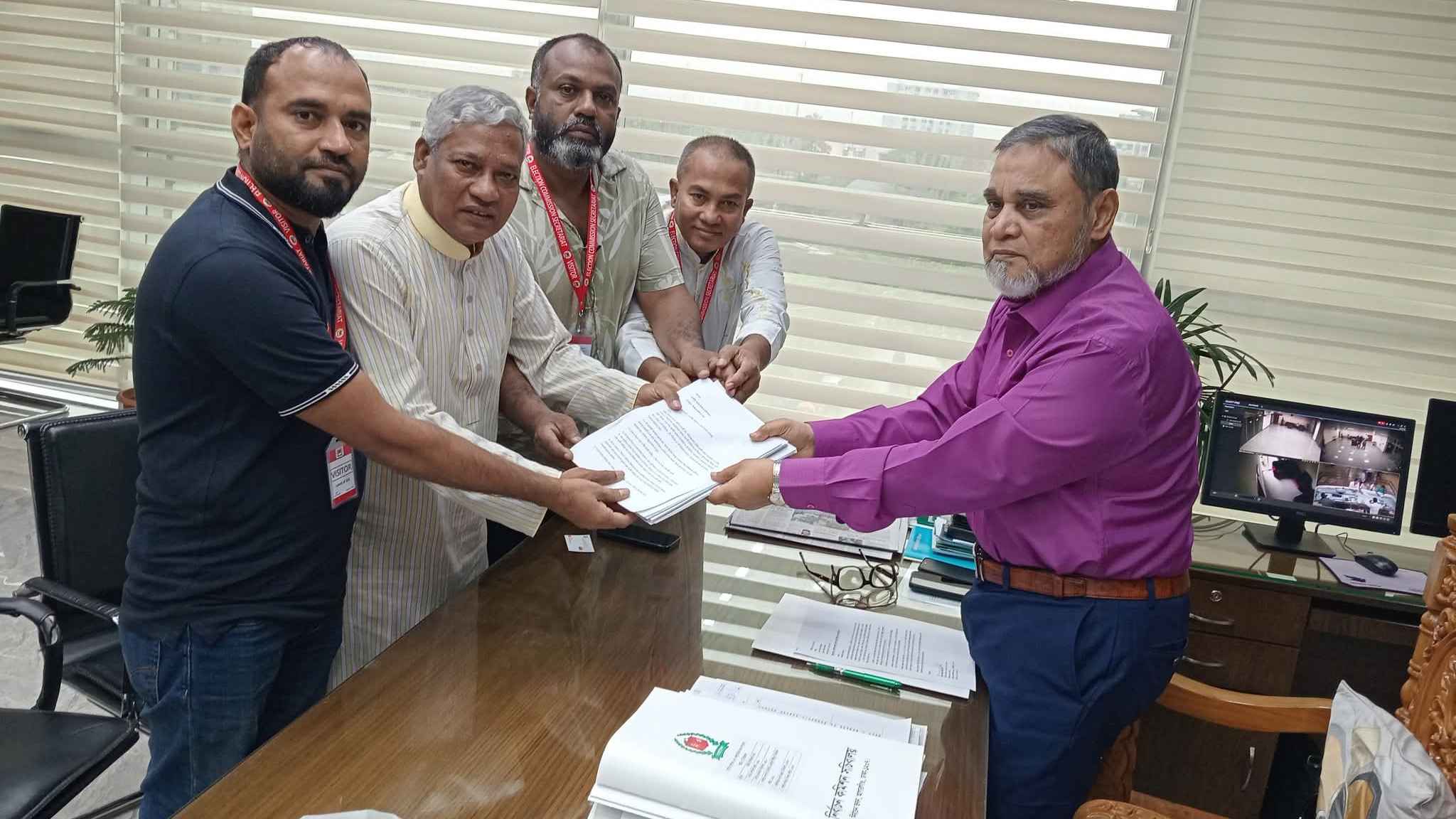 বাগেরহাটে সংসদীয় আসন কমানোয় বিক্ষোভ অব্যাহত, মহাসড়ক অবরোধের ডাক