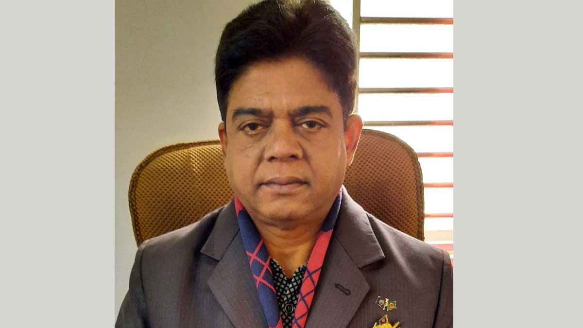 নাটোরে চোলাই মদসহ আ. লীগ নেতা গ্রেফতার