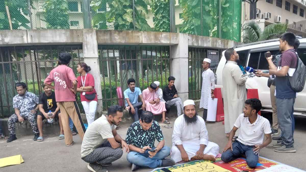 ফজলুর রহমানকে গ্রেফতারের দাবি, সেনাবাহিনী মোতায়েন