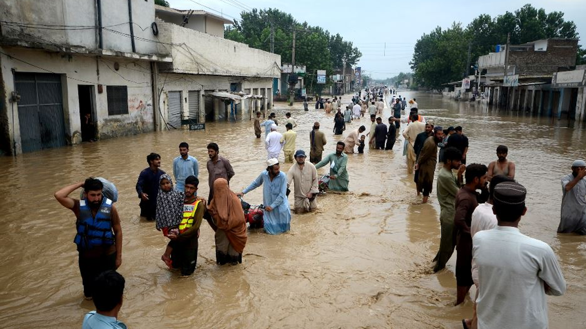পাকিস্তানে ভয়াবহ বন্যায় নিহতের সংখ্যা বেড়ে ২৯৯
