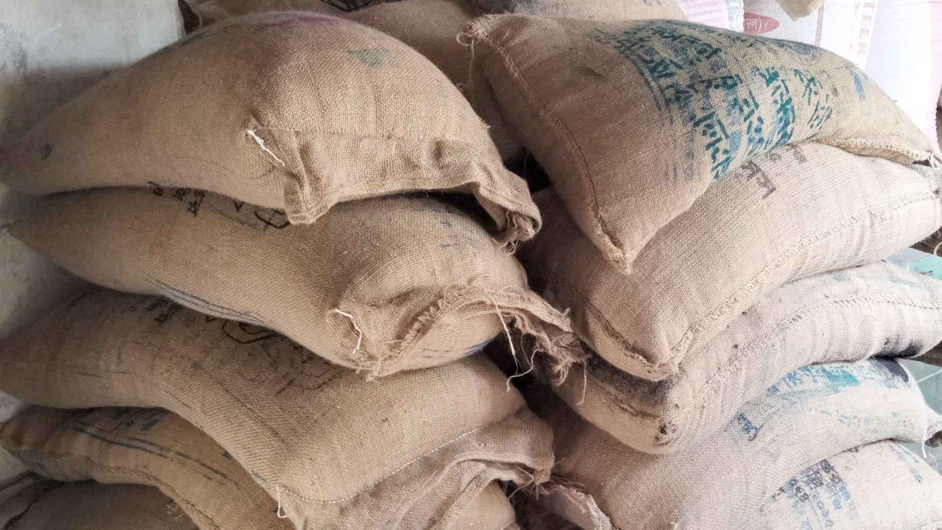 নওগাঁয় খাদ্যবান্ধব কর্মসূচির দেড় হাজার কেজি চাল জব্দ