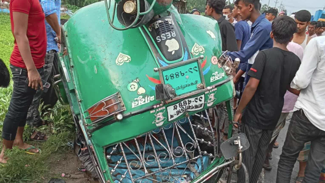 ব্রাহ্মণবাড়িয়ায় মোটরসাইকেল-অটোরিকশা সংঘর্ষে নিহত ৪