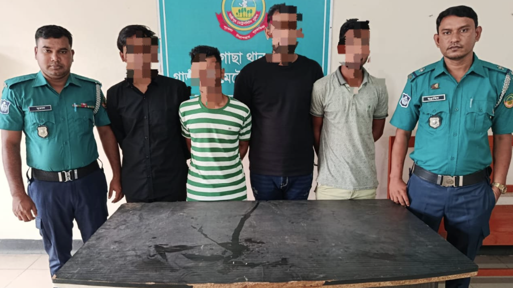 গাজীপুরে ৬ ডাকাত গ্রেফতার 