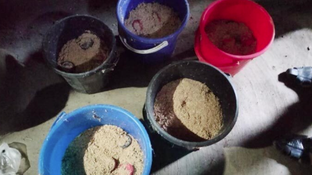 পরিত্যক্ত বাড়ি থেকে হাতবোমা উদ্ধার