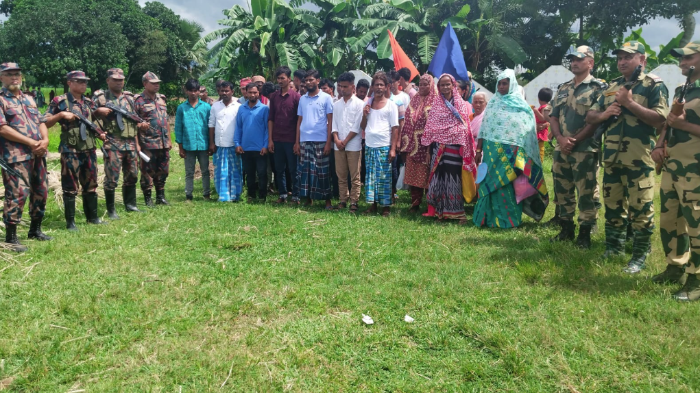 সীমান্তে নারী-শিশুসহ ৩৯ জনকে হস্তান্তর