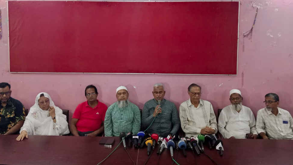 ‘ভাত না জোটার দেশে হাঁসের মাংস-বিলাস মোটেই শোভনীয় নয়’