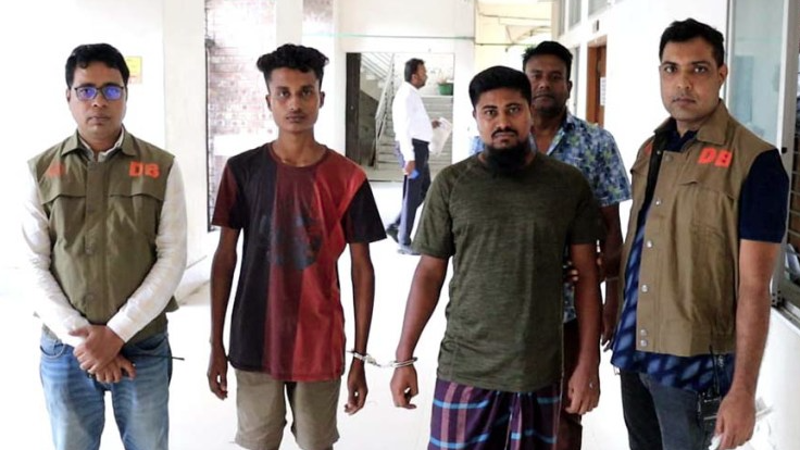 যশোরে বিদেশি পিস্তলসহ আটক ২