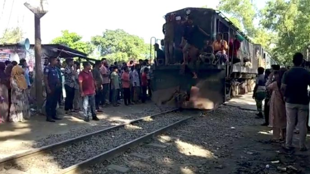 ৪ ঘণ্টা পর ঢাকা-ময়মনসিংহ রেলপথে ট্রেন চলাচল শুরু