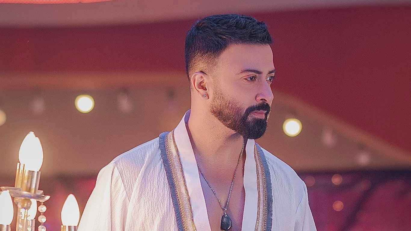 ‘নতুন কিছু নিয়ে শিগগির ফিরে আসছি’, তবে কি হলিউডের সিনেমায় শাকিব?