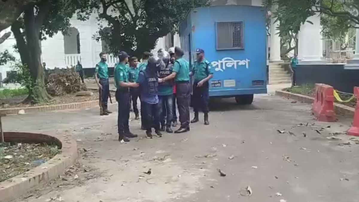 ট্রাইব্যুনালে সাবেক আইজিপি শহিদুলসহ ১৫ আসামি হাজির