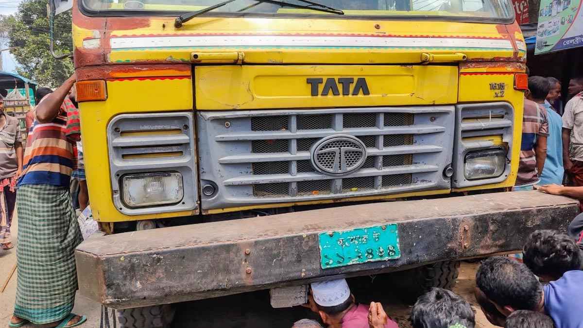 চুয়াডাঙ্গায় ট্রাকচাপায় বাইসাইকেল ব্যবসায়ী নিহত