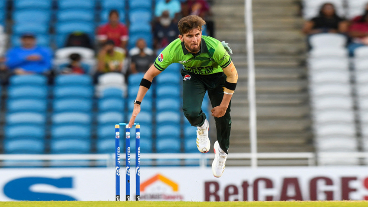 শামির বিশ্বরেকর্ড ভেঙে নিজের করে নিলেন শাহিন আফ্রিদি