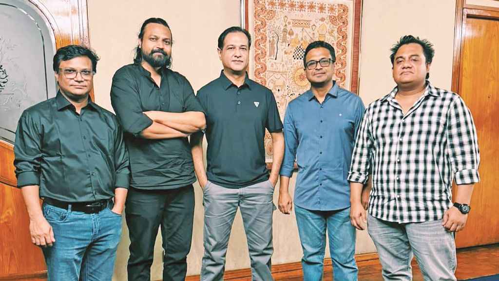 ১৭ বছর পর যুক্তরাষ্ট্র সফরে আসিফ