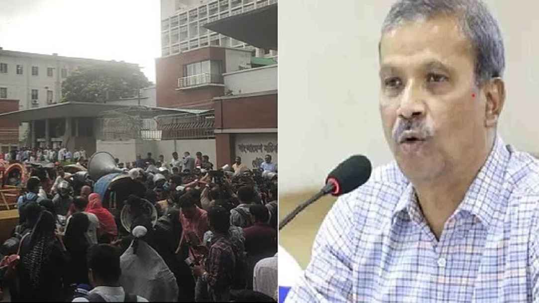 পদত্যাগ চেয়ে জুলাই শহীদ পরিবারের বিক্ষোভ, যা বললেন আসিফ নজরুল