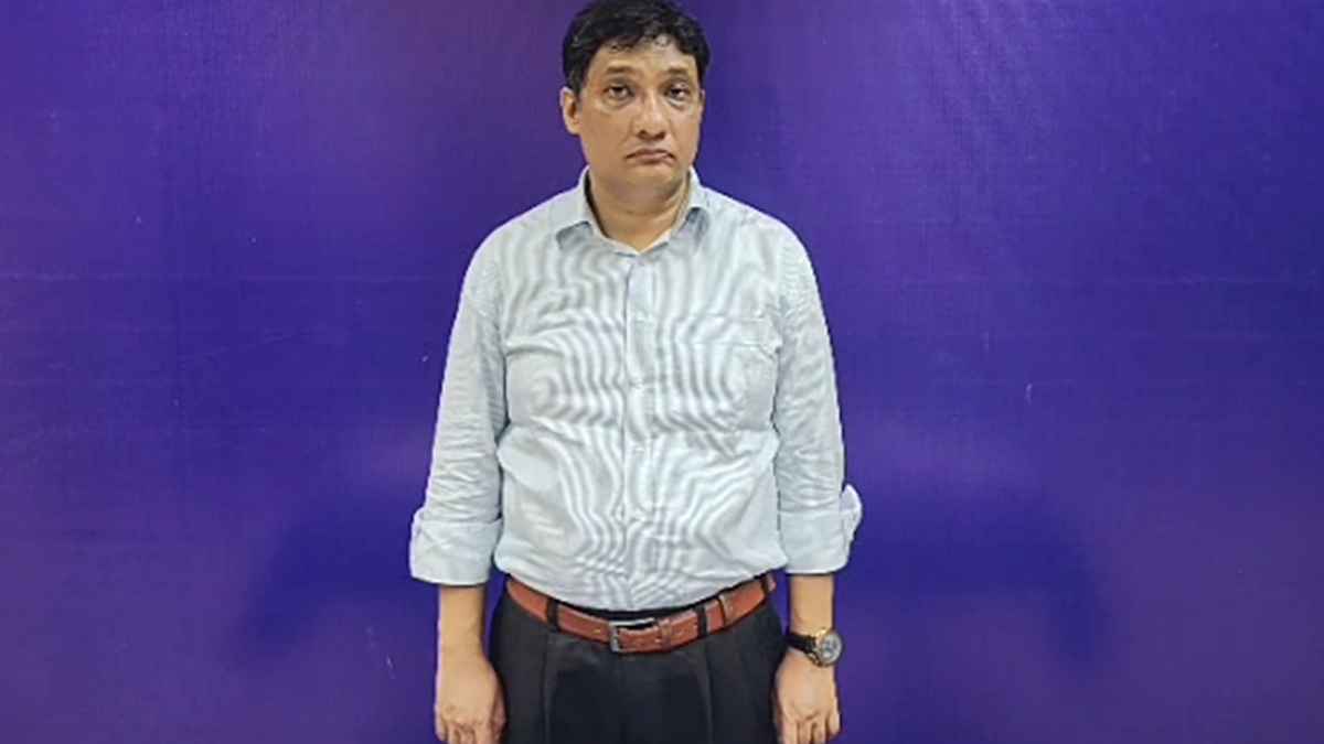 ডিজিএফআই পরিচয়ে প্রতারণা, এনআরবি ব্যাংক কর্মকর্তা গ্রেপ্তার