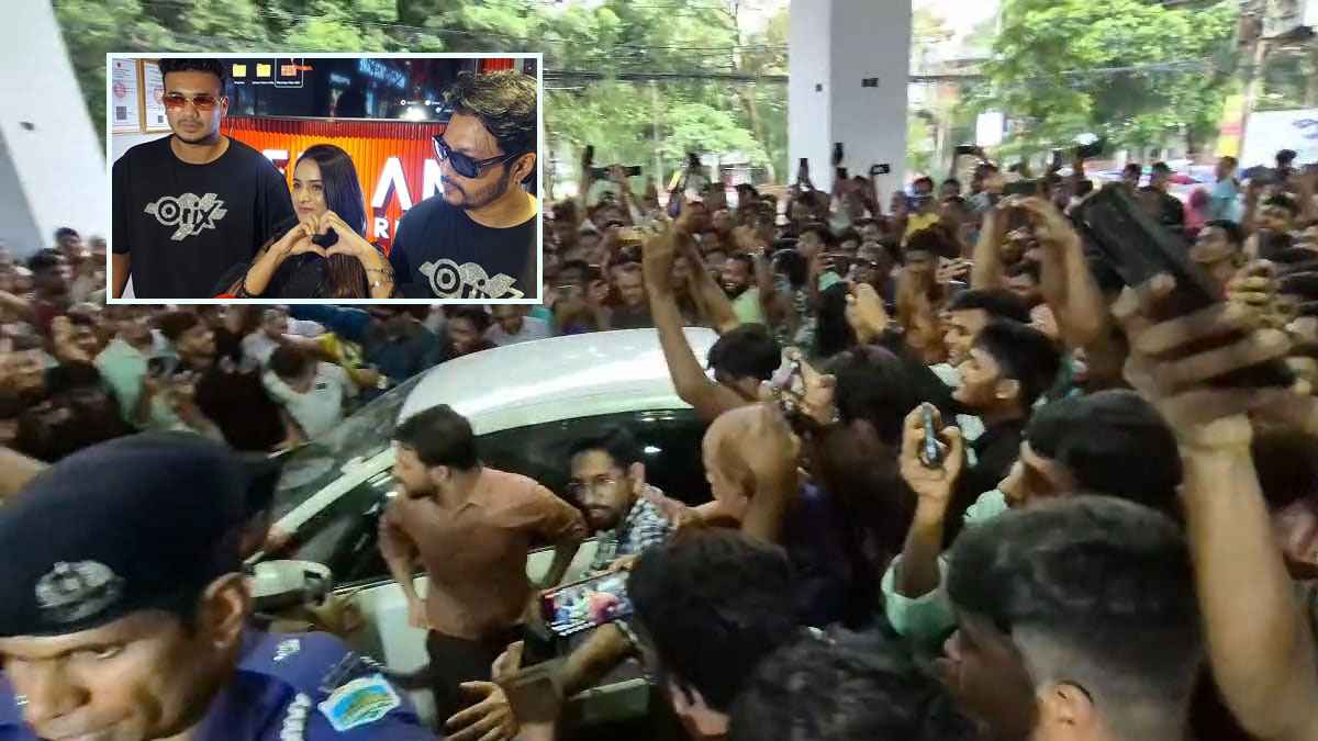 বগুড়ায় শোরুম উদ্বোধনে তারকা আগমনে ভক্তের ভাঙচুর