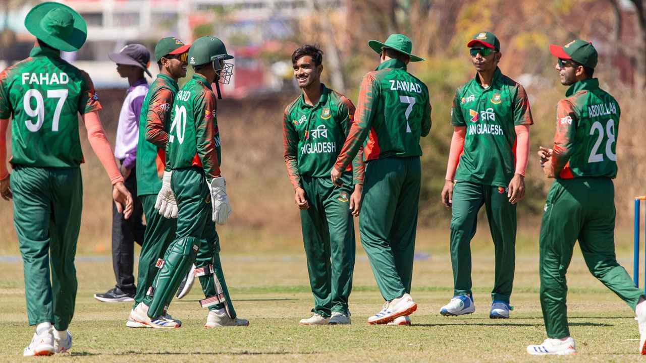 জিম্বাবুয়েকে উড়িয়ে শিরোপার দৌড়ে টিকে রইল বাংলাদেশ