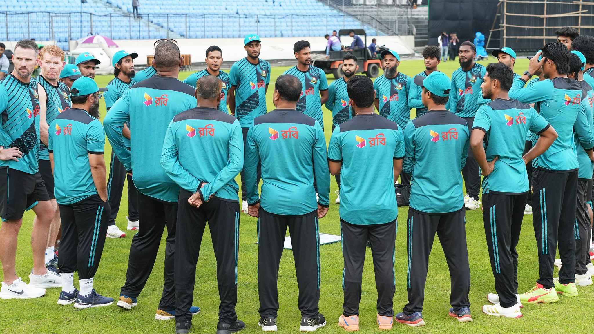 বাংলাদেশ কোচদের বেতন জানলে চমকে উঠবেন