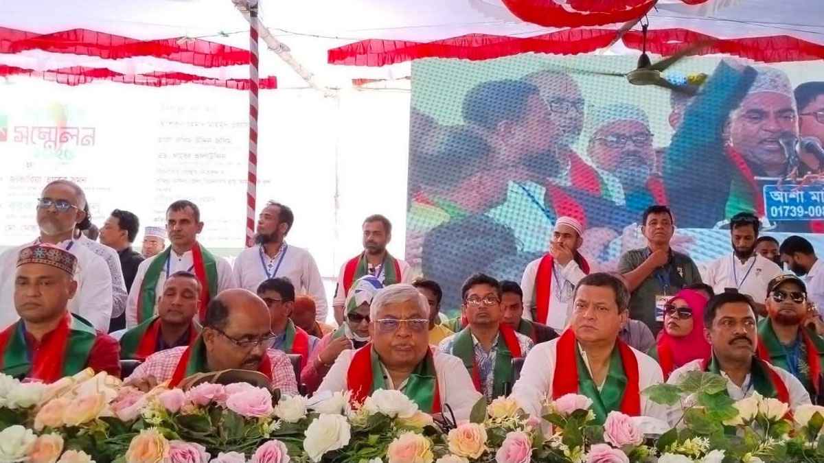 শেখ হাসিনা ও শেখ রেহানা মিলে ৯০ হাজার কোটি টাকা পাচার করেছেন: বুলু