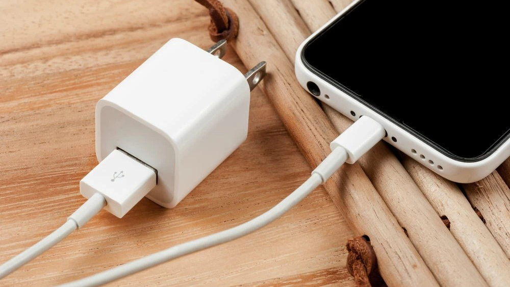 ফোনের চার্জারেরও এক্সপায়ার ডেট থাকে