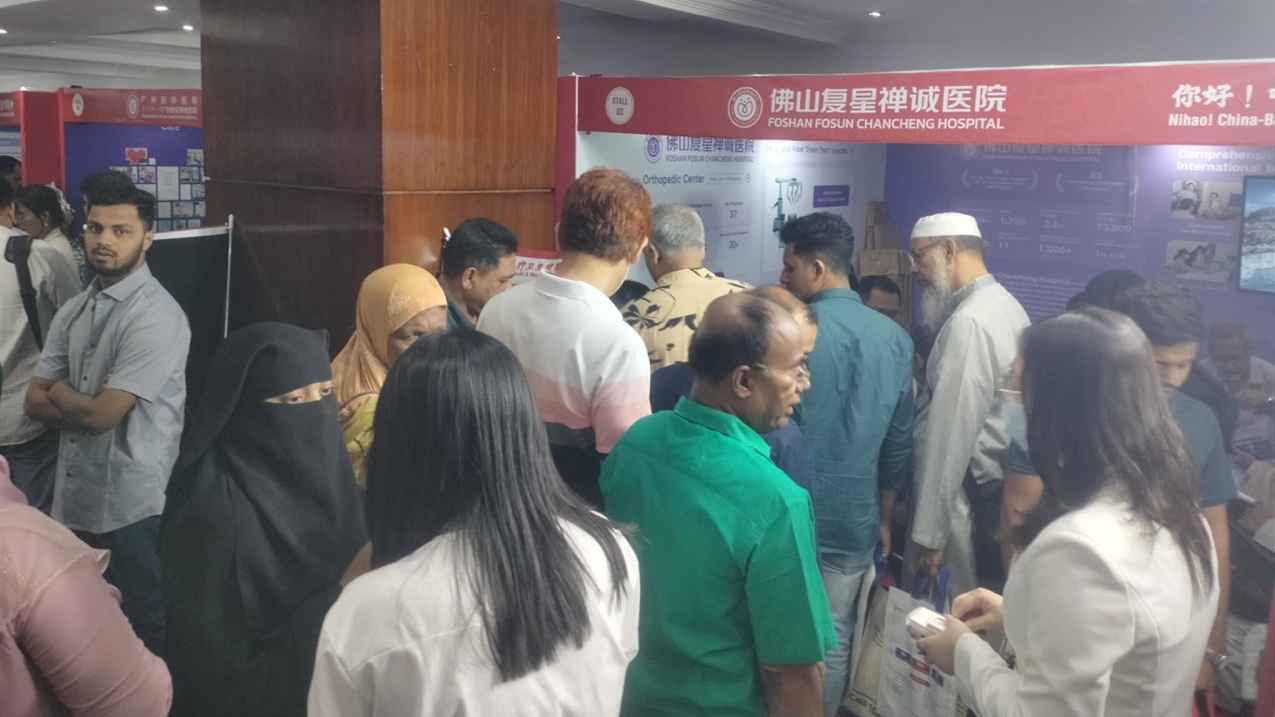 চীনা মেডিকেল এক্সপোতে উপচে পড়া ভিড়, চিকিৎসা নিতে আগ্রহী বাংলাদেশিরা