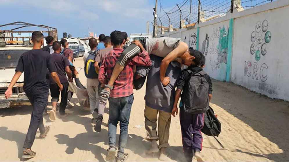 গাজায় ত্রাণ আনতে গিয়ে নিহত শতাধিক