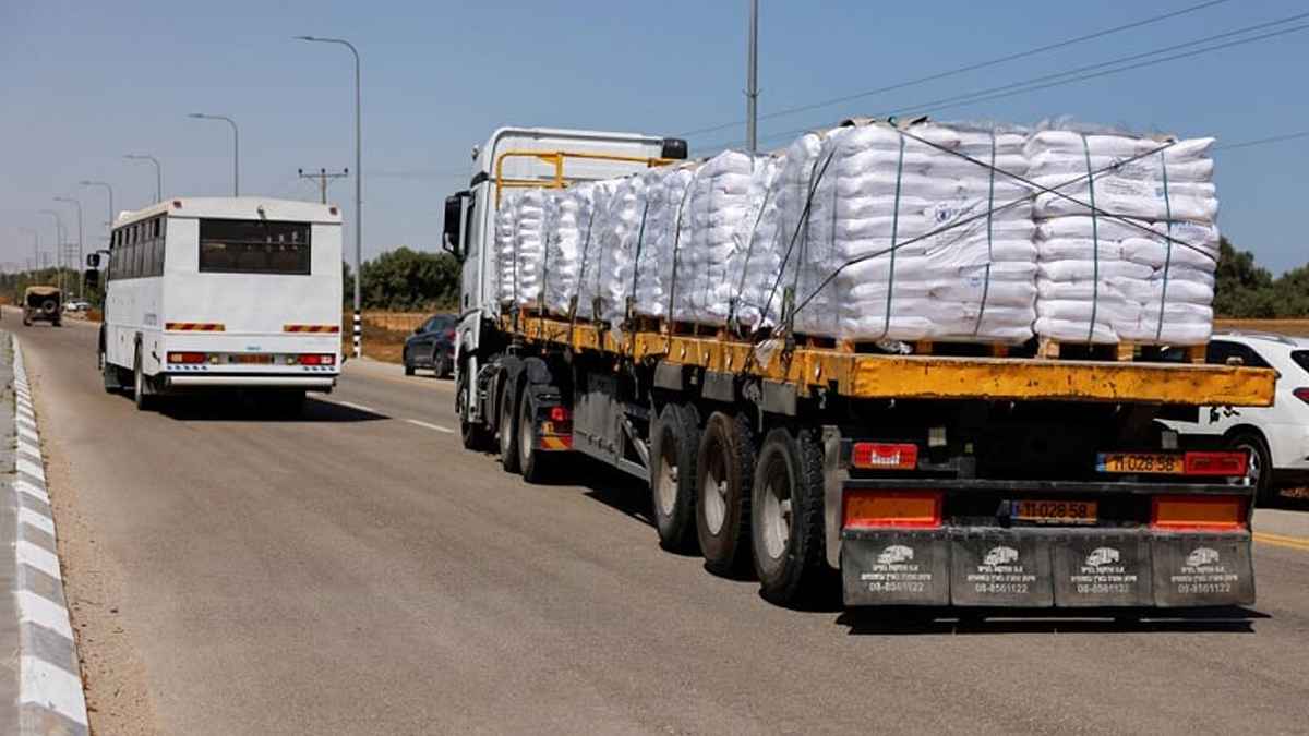 গাজা সীমান্তে ২২ হাজার ত্রাণবাহী ট্রাক, প্রবেশে অনুমতি মিলছে না