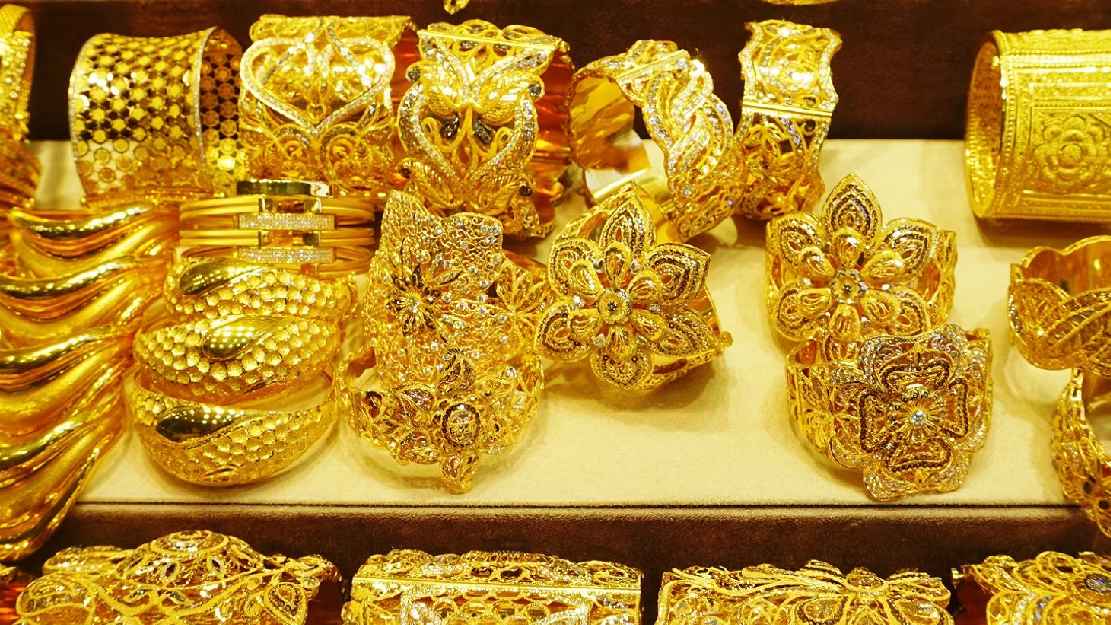 স্বর্ণ কিনবেন, কোন ক্যারেট ভরিতে কত?