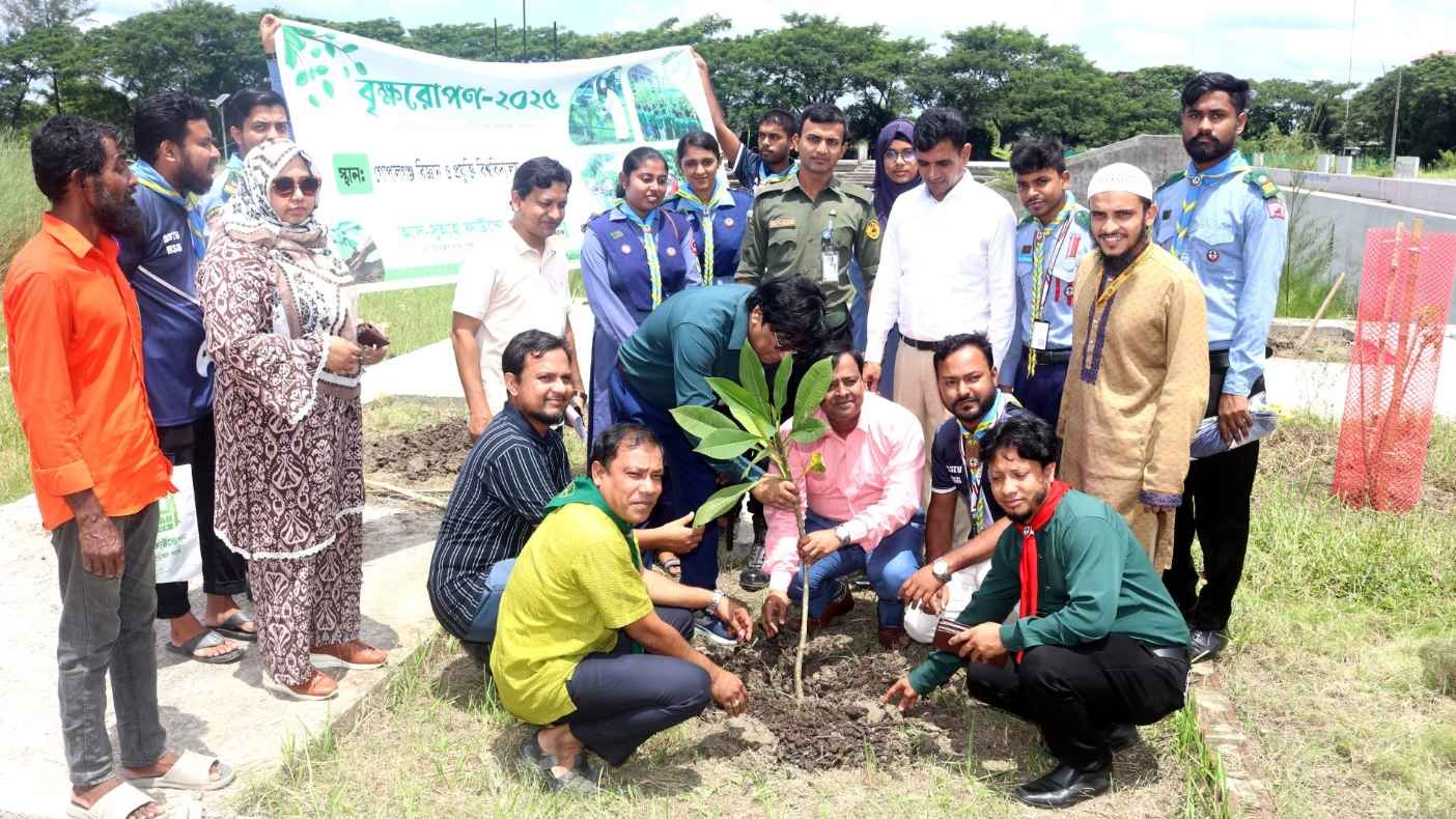 গোবিপ্রবিতে আস-সুন্নাহ ফাউন্ডেশনের সহায়তায় বৃক্ষরোপণ কর্মসূচি