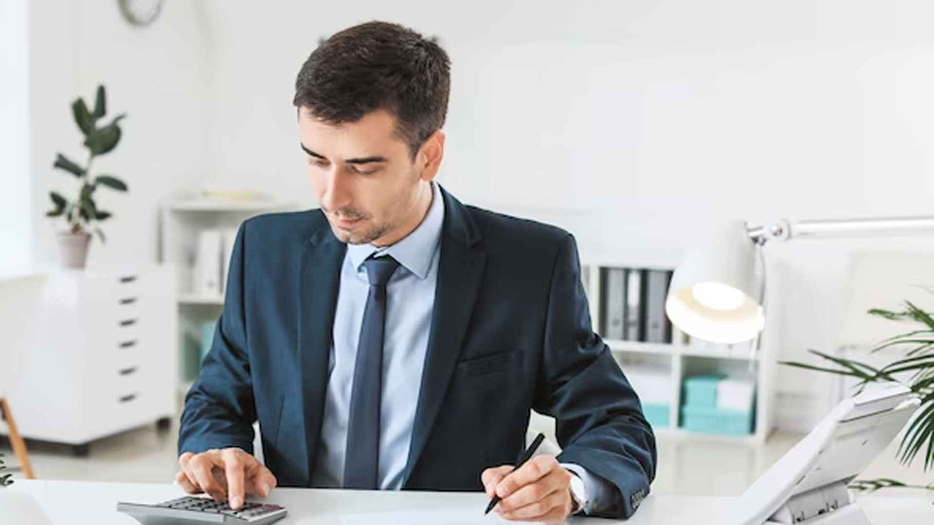 অভিজ্ঞতা ছাড়াই ব্যাংকে চাকরি, বেতন ৫০ হাজারের বেশি