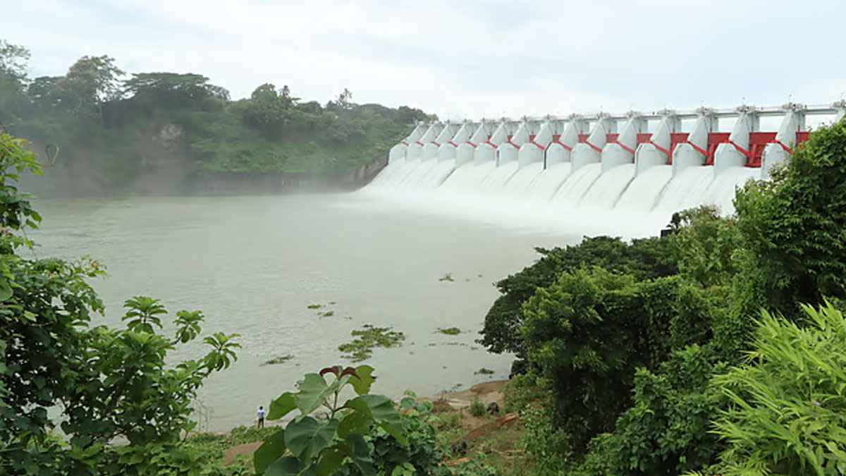 কাপ্তাই হ্রদের পানি বিপদসীমার ওপরে, খুললো ১৬ গেট