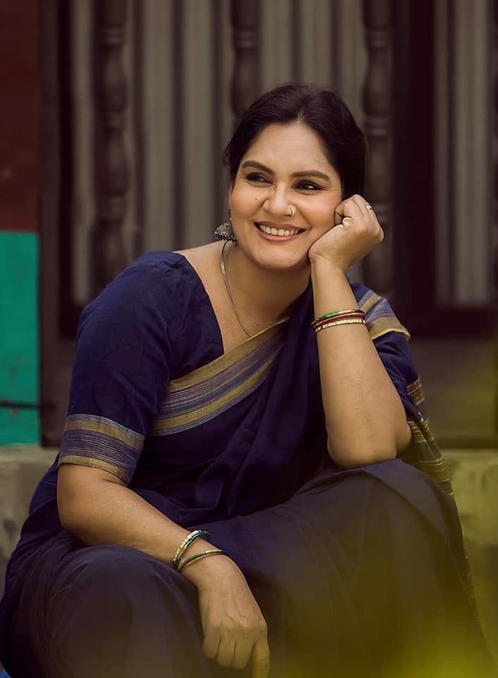 khushi_g_g khushi_g_g